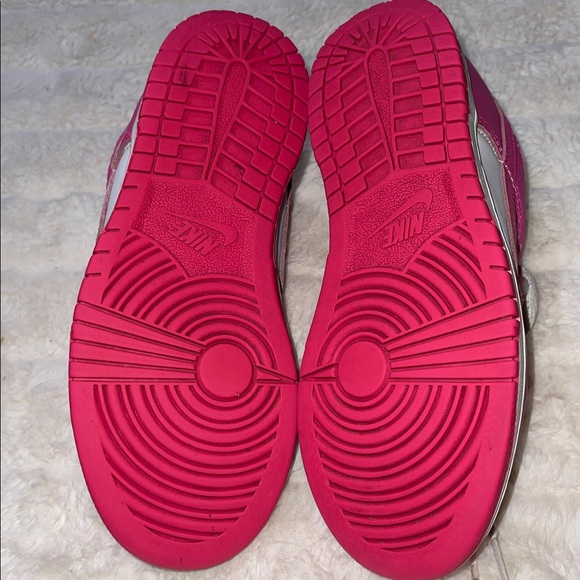 Nike Dunk Kids Sneakers in Pink and White - Picture 7 of 9
